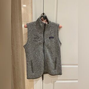 NWOT-Patagonia women vest in Small with company logo